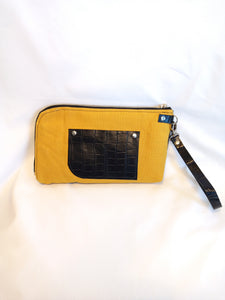 Quilted Linen Yarrow Wristlet
